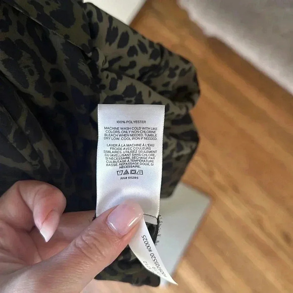 Size M black and dark green animal print Slim Portofino from Express - Picture 4 of 5